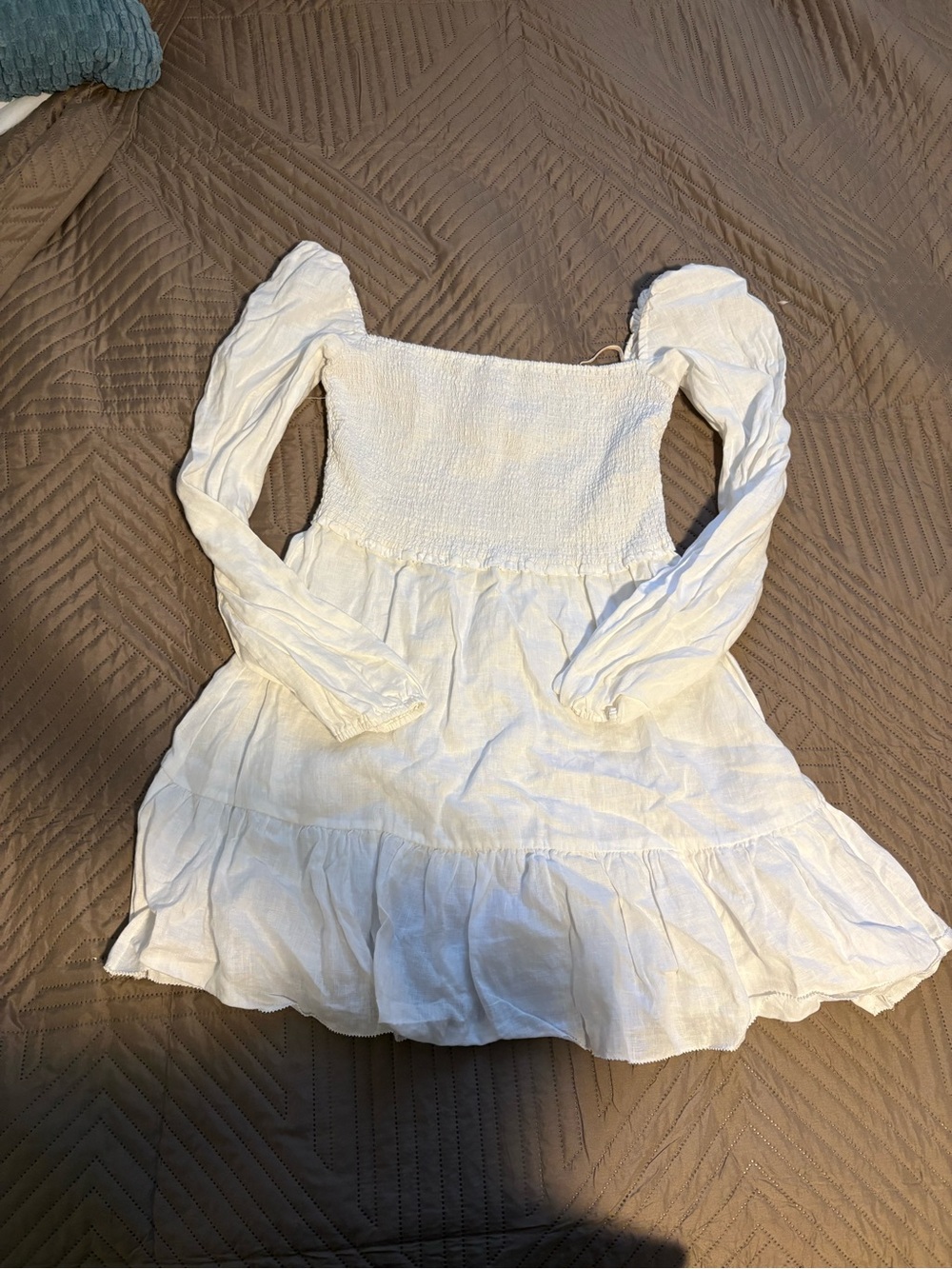 Aritzia Wilfred White Smocked Puff-Sleeve Mini Dress – M